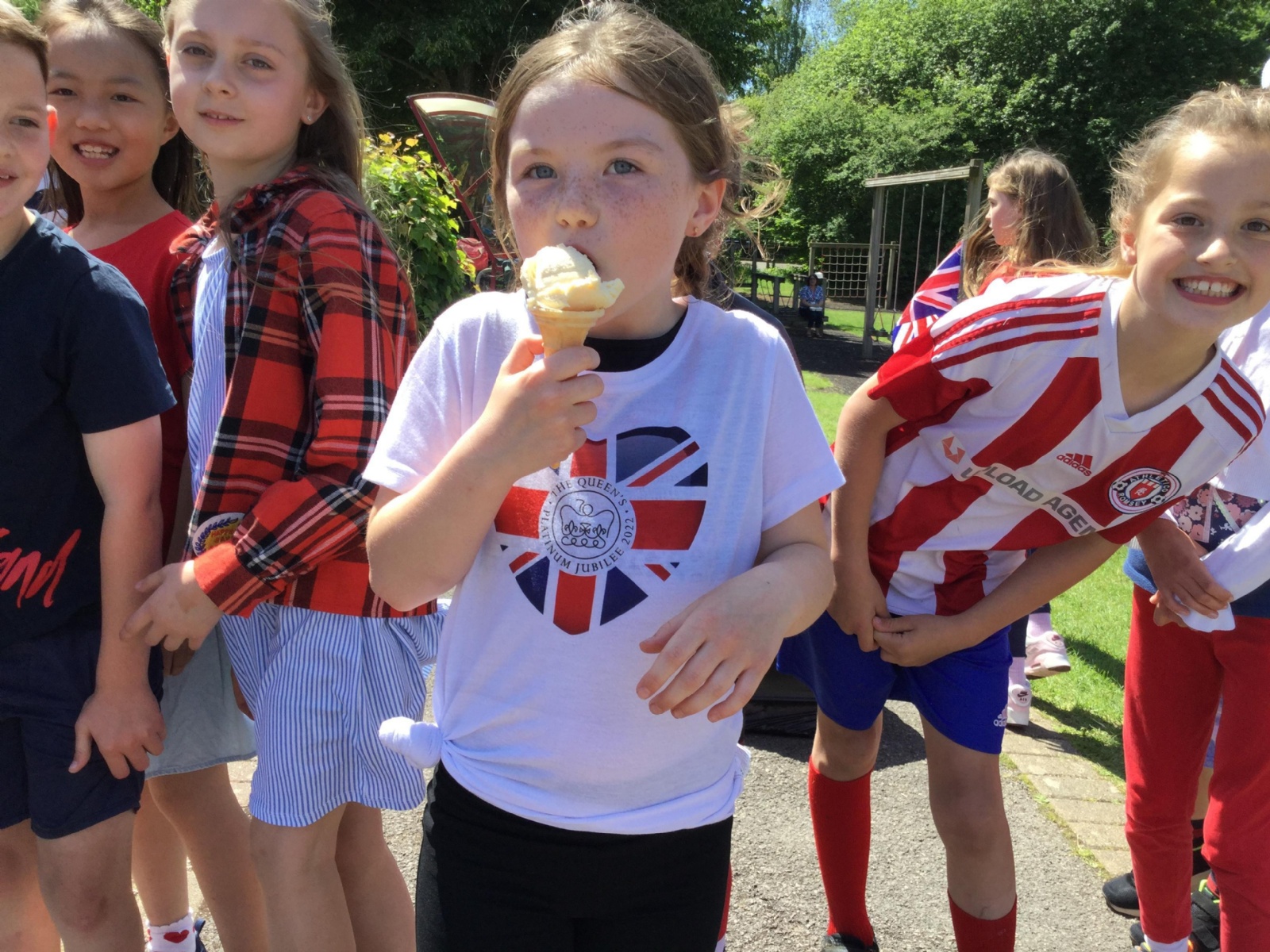 Merdon Merdon Junior School - Mad Hatter's Tea Party