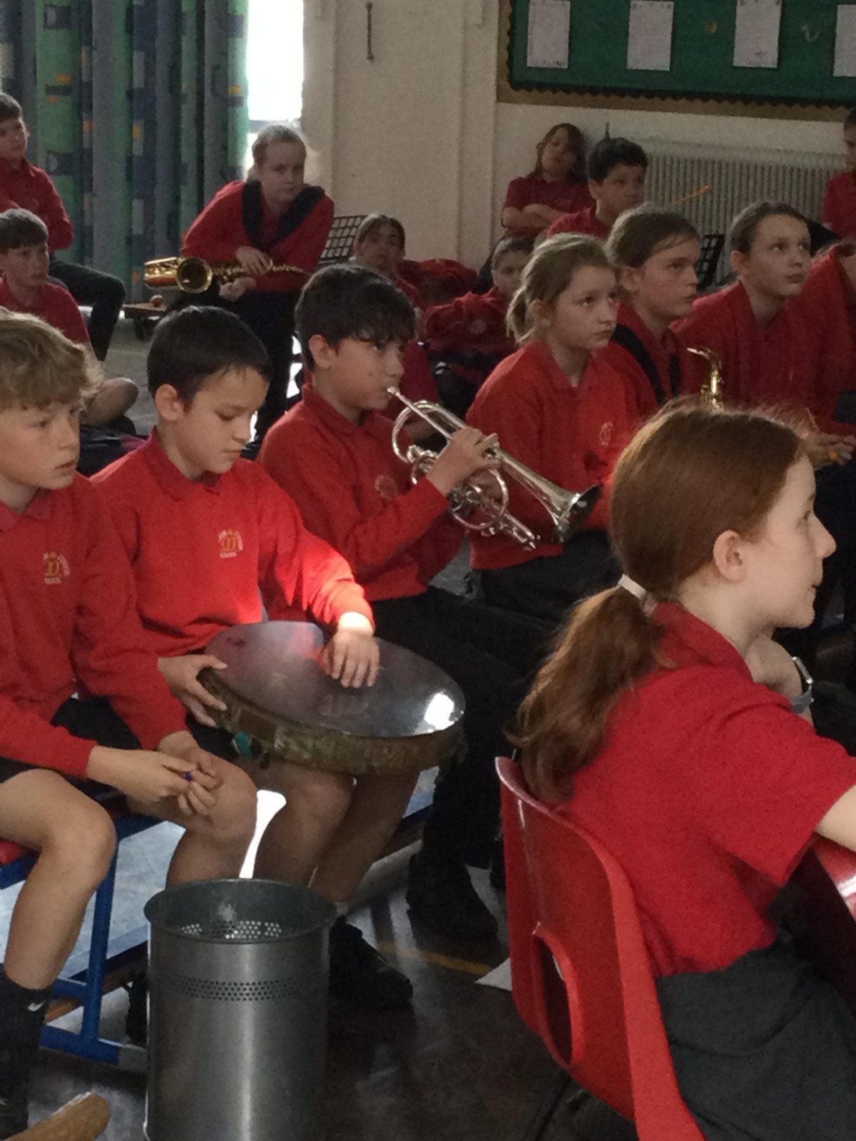 Merdon Merdon Junior School - Rehearsing and performing
